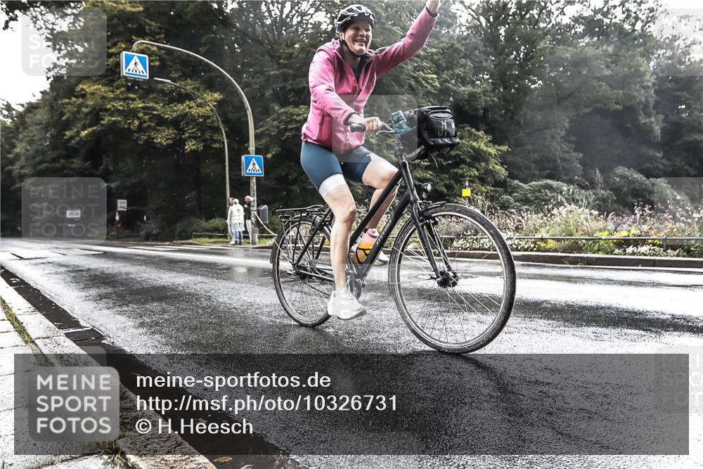13.09.2026 - Stadtparktriathlon H.Heesch http://msf.ph/oto/10326731 13.09.2026 11:45:47 Radfahren 816 meine-sportfotos.de