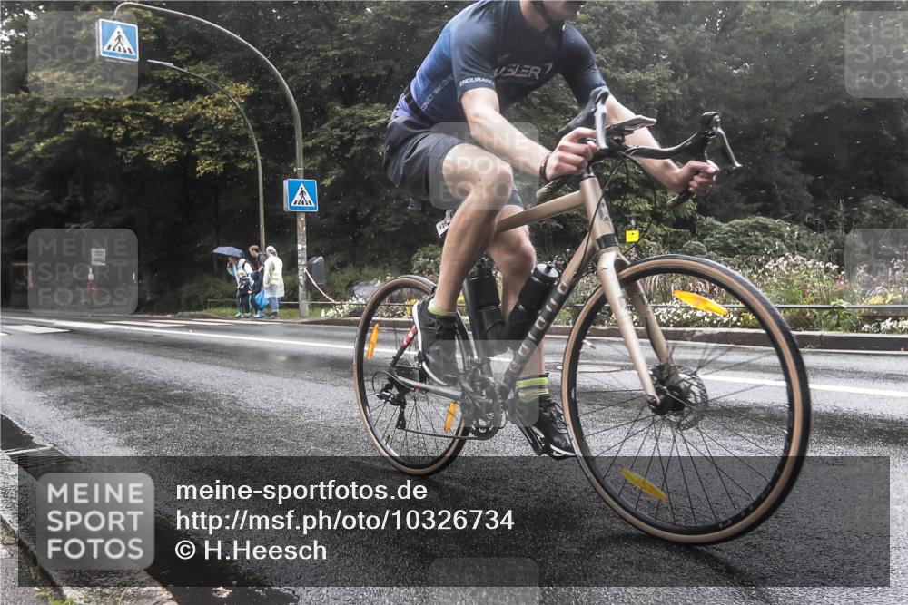 13.09.2026 - Stadtparktriathlon H.Heesch http://msf.ph/oto/10326734 13.09.2026 12:57:19 Radfahren 1284, 1301, 1333, 1338 meine-sportfotos.de