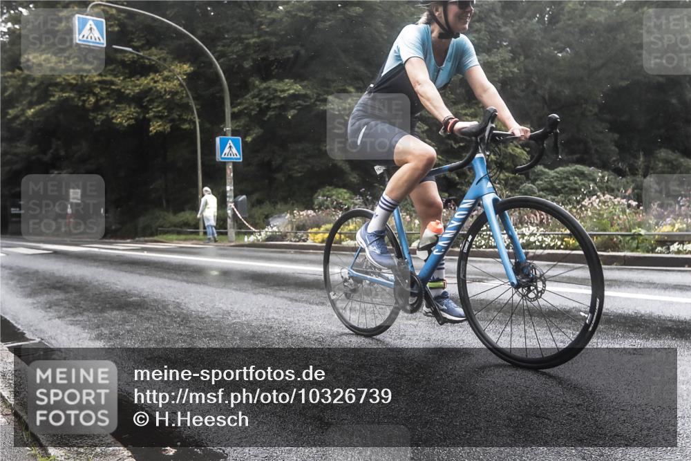 13.09.2026 - Stadtparktriathlon H.Heesch http://msf.ph/oto/10326739 13.09.2026 12:57:30 Radfahren 1091, 1127 meine-sportfotos.de