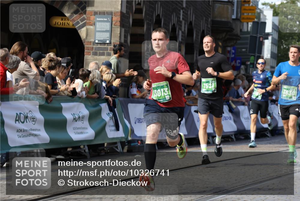 13.09.2026 - 21. swb-Marathon Bremen Strokosch-Dieckow http://msf.ph/oto/10326741 13.09.2026 13:12:12 Ziel 493, 826, 863, 2444, 3336, 4368, 4651, 4698, 5521, 5585, 5893, 6059, 6668, 8996, 9398, 13055, 899, 2480, 3362, 3830, 4560, 6107, 7328, 7521, 8981 meine-sportfotos.de