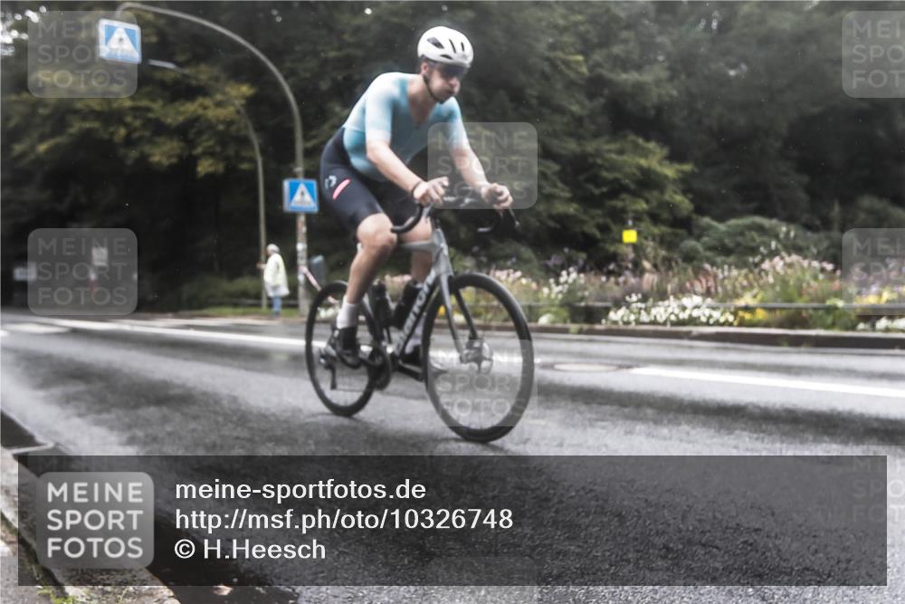 13.09.2026 - Stadtparktriathlon H.Heesch http://msf.ph/oto/10326748 13.09.2026 12:57:37 Radfahren 1283, 1392 meine-sportfotos.de
