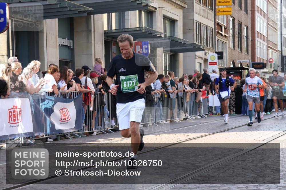 13.09.2026 - 21. swb-Marathon Bremen Strokosch-Dieckow http://msf.ph/oto/10326750 13.09.2026 13:20:26 Ziel 541, 769, 876, 1056, 1528, 1881, 2425, 2640, 3356, 3813, 3866, 4174, 4316, 4357, 4482, 4612, 5161, 5213, 5493, 5855, 5954, 6177, 6401, 6495, 6496, 6680, 7411, 7517, 8005, 8141, 8804, 9162, 9691, 9721, 9949, 13126, 201, 232, 334, 655, 1058, 1197, 1537, 1646, 1750, 1931, 2122, 2493, 2577, 2885, 2903, 2953, 3685, 3690, 4351, 4358, 5137, 5450, 5493, 5583, 6496, 6901, 7018, 7341, 7531, 7664, 8178, 9047, 9518, 9721, 9756, 13222 meine-sportfotos.de