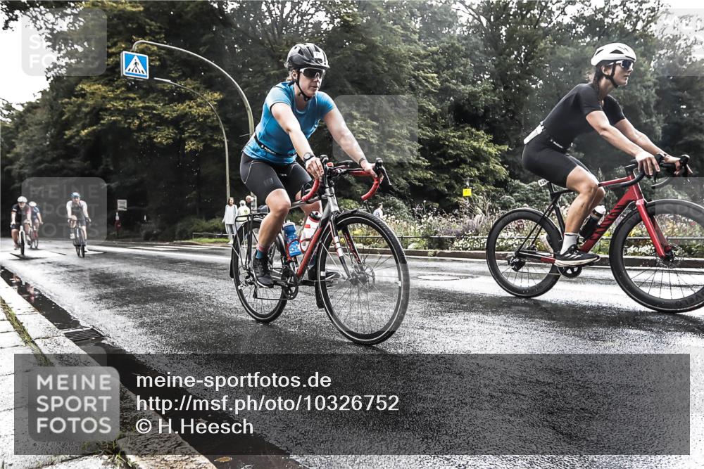 13.09.2026 - Stadtparktriathlon H.Heesch http://msf.ph/oto/10326752 13.09.2026 11:46:06 Radfahren 724, 733, 803, 824, 907 meine-sportfotos.de