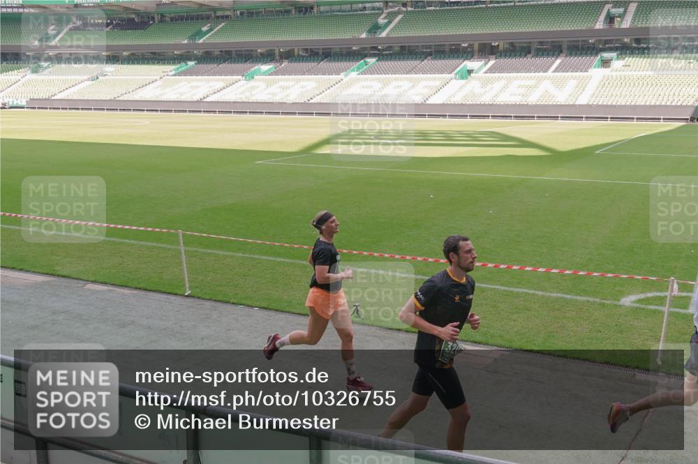 13.09.2026 - 21. swb-Marathon Bremen Michael Burmester http://msf.ph/oto/10326755 13.09.2026 12:56:20 Laufen im Stadion 205, 307, 388, 411, 431, 465, 495, 655, 769, 854, 857, 876, 913, 926, 948, 1058, 1130, 1197, 1390, 1537, 1599, 1601, 1645, 1750, 1972, 2001, 2040, 2051, 2122, 2125, 2234, 2251, 2260, 2319, 2383, 2473, 2493, 2535, 2604, 2634, 2640, 2671, 2761, 2812, 2948, 3057, 3078, 3119, 3192, 3202, 3246, 3290, 3346, 3348, 3411, 3450, 3458, 3508, 3514, 3634, 3706, 3716, 3760, 3813, 3836, 4135, 4137, 4171, 4413, 4479, 4733, 5277, 5430, 5530, 5695, 5867, 6106 meine-sportfotos.de