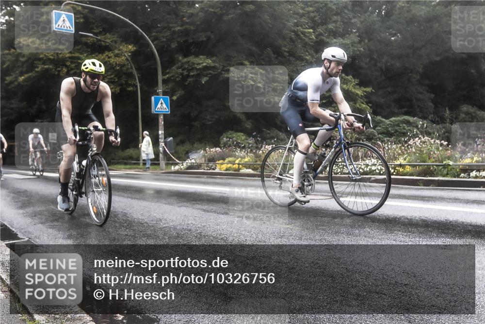 13.09.2026 - Stadtparktriathlon H.Heesch http://msf.ph/oto/10326756 13.09.2026 12:57:45 Radfahren 1306, 1374, 1409 meine-sportfotos.de