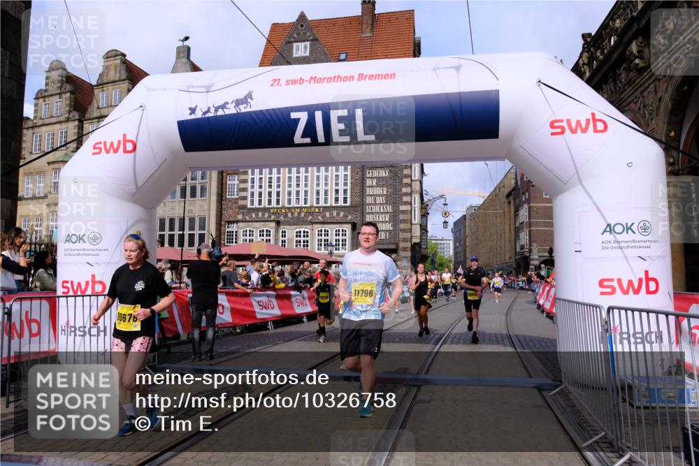 13.09.2026 - 21. swb-Marathon Bremen Tim E. http://msf.ph/oto/10326758 13.09.2026 11:01:39 Ziel 10181, 10560, 10647, 10648, 10678, 10892, 11260, 11306, 11459, 11467, 11550, 11551, 11666, 11751, 11788, 11796, 11798, 11813, 11816, 11969, 11970, 12047, 12062, 12245, 12283, 12390, 12391 meine-sportfotos.de