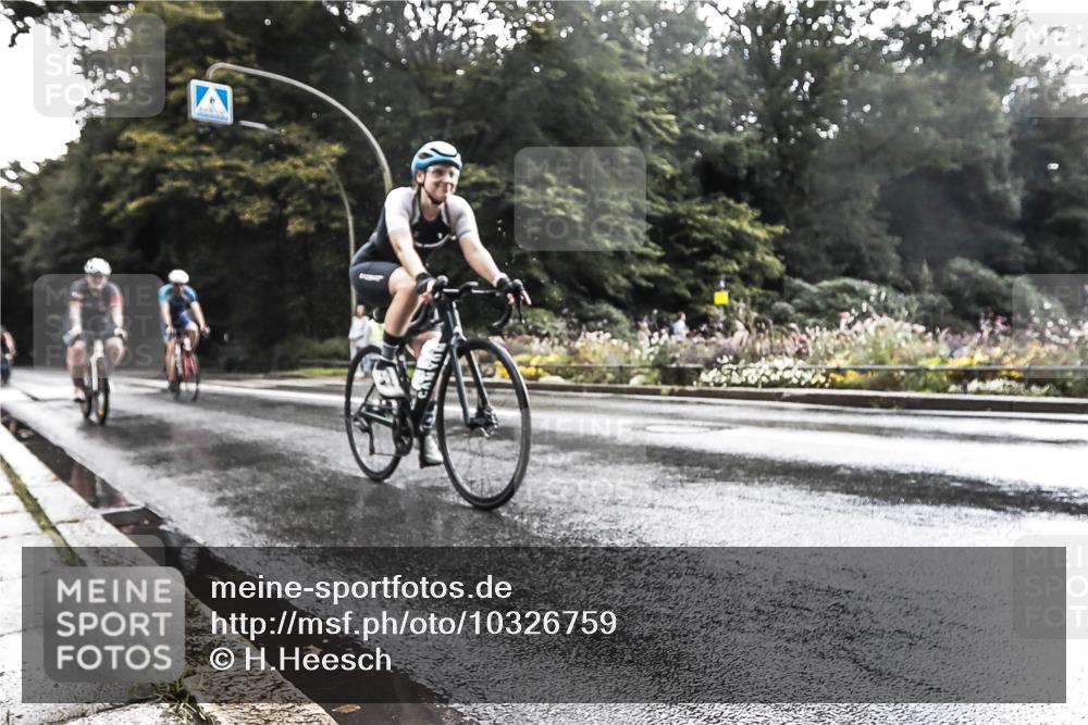 13.09.2026 - Stadtparktriathlon H.Heesch http://msf.ph/oto/10326759 13.09.2026 11:46:07 Radfahren 724, 733, 788, 803, 824, 907 meine-sportfotos.de