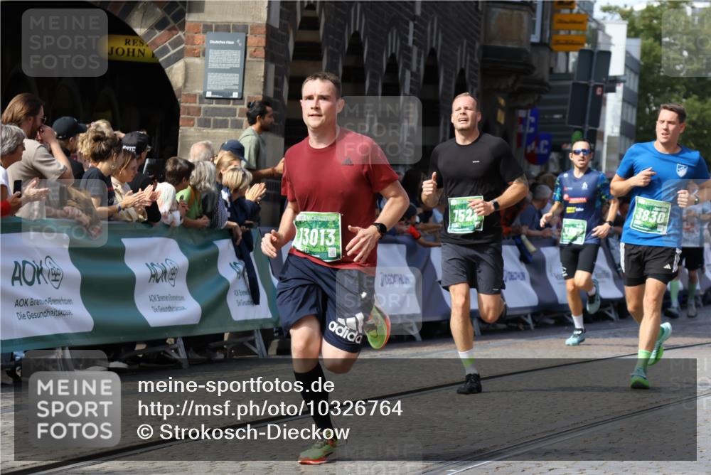 13.09.2026 - 21. swb-Marathon Bremen Strokosch-Dieckow http://msf.ph/oto/10326764 13.09.2026 13:12:12 Ziel 493, 826, 863, 2444, 3336, 4368, 4651, 4698, 5521, 5585, 5893, 6059, 6668, 8996, 9398, 13055, 899, 2480, 3362, 3830, 4560, 6107, 7328, 7521, 8981 meine-sportfotos.de