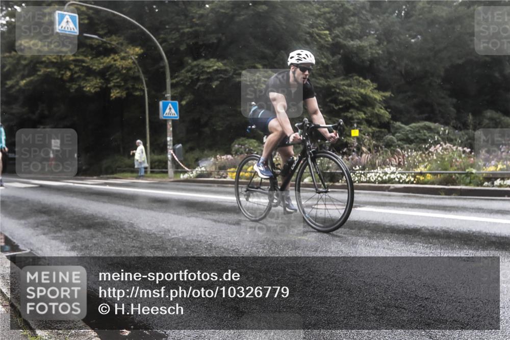 13.09.2026 - Stadtparktriathlon H.Heesch http://msf.ph/oto/10326779 13.09.2026 12:57:54 Radfahren 1128, 1162, 1276, 1377 meine-sportfotos.de