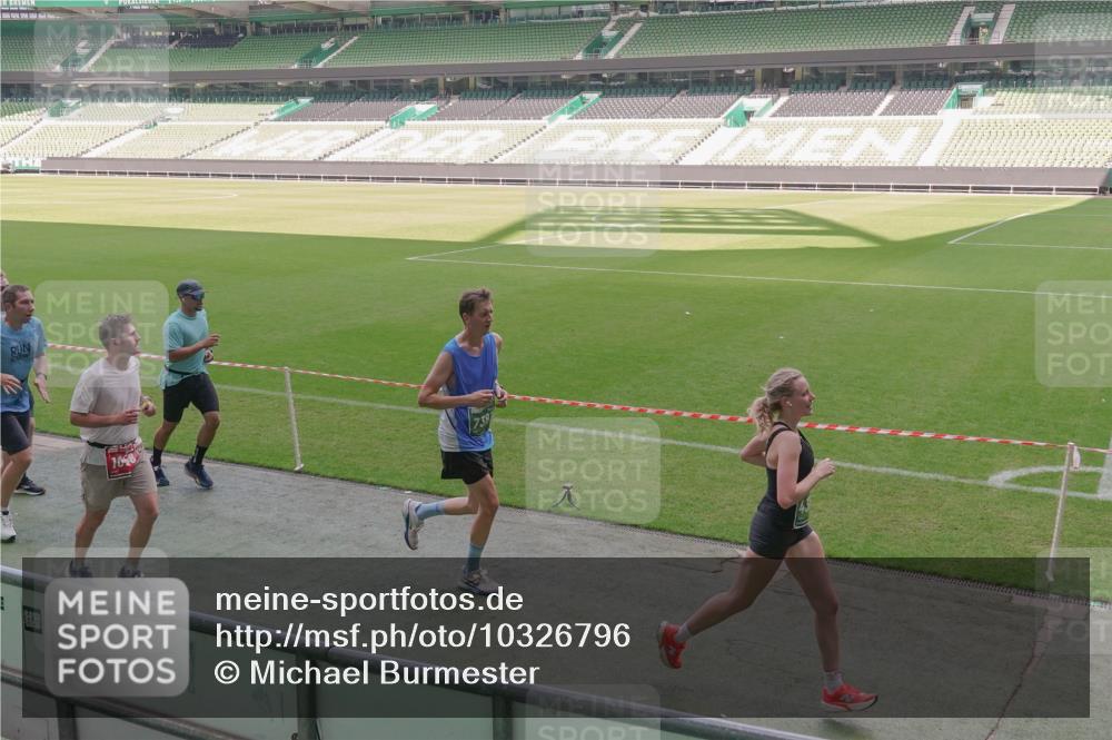 13.09.2026 - 21. swb-Marathon Bremen Michael Burmester http://msf.ph/oto/10326796 13.09.2026 12:56:26 Laufen im Stadion 205, 307, 388, 411, 431, 465, 655, 769, 854, 857, 876, 913, 926, 948, 1058, 1130, 1197, 1537, 1601, 1645, 1750, 1900, 1972, 2001, 2040, 2051, 2075, 2122, 2125, 2251, 2260, 2319, 2473, 2493, 2535, 2604, 2634, 2640, 2671, 2761, 2812, 2948, 3057, 3078, 3119, 3192, 3202, 3246, 3290, 3346, 3348, 3411, 3450, 3458, 3508, 3514, 3634, 3706, 3716, 3760, 3813, 3836, 4135, 4137, 4171, 4316, 4413, 4479, 4733, 5277, 5430, 5530, 5695, 5867, 6106 meine-sportfotos.de