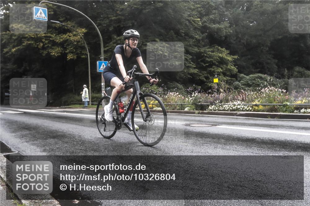 13.09.2026 - Stadtparktriathlon H.Heesch http://msf.ph/oto/10326804 13.09.2026 12:57:57 Radfahren 1128, 1162, 1276, 1377 meine-sportfotos.de
