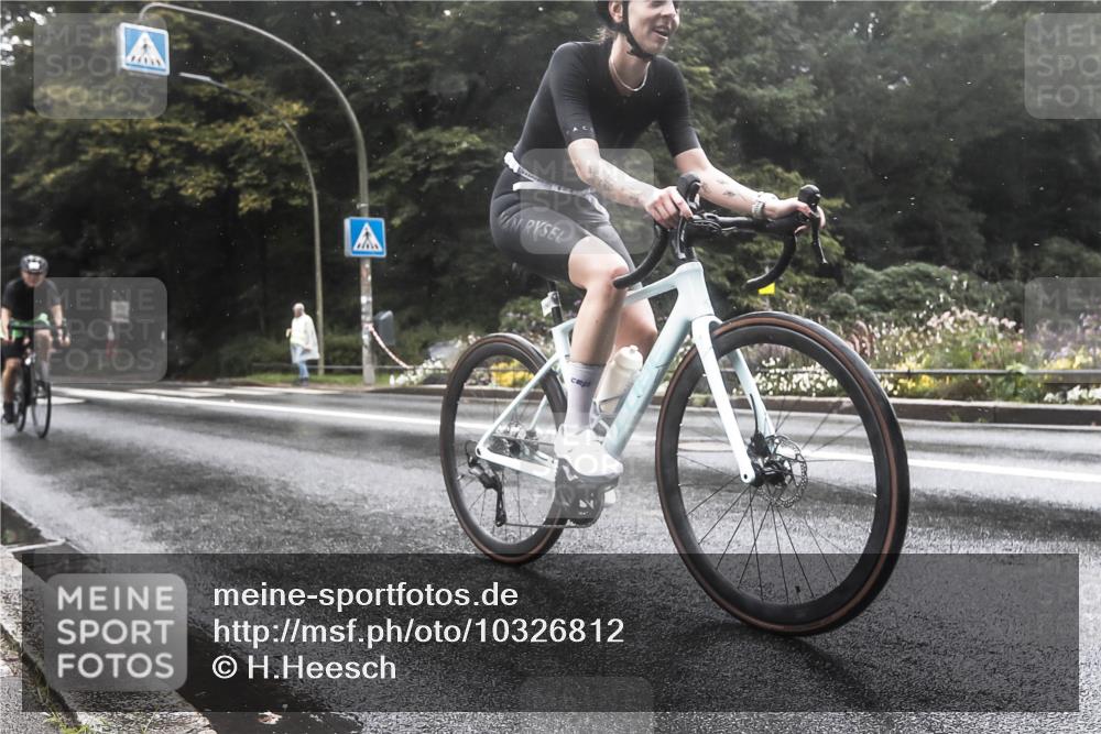 13.09.2026 - Stadtparktriathlon H.Heesch http://msf.ph/oto/10326812 13.09.2026 12:58:04 Radfahren 1069, 1116, 1263, 1407 meine-sportfotos.de