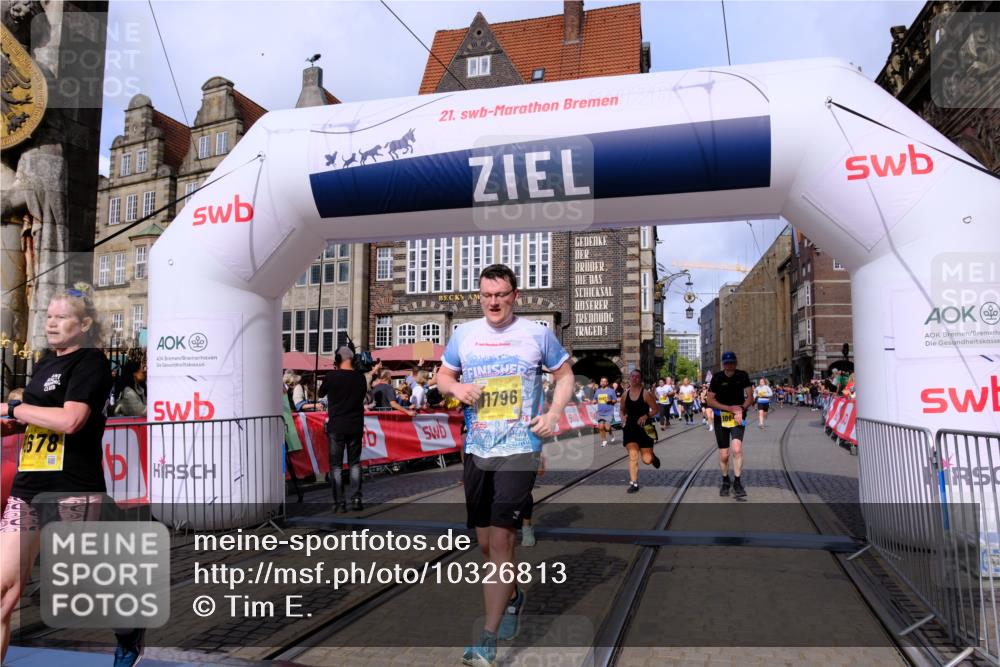 13.09.2026 - 21. swb-Marathon Bremen Tim E. http://msf.ph/oto/10326813 13.09.2026 11:01:40 Ziel 10181, 10560, 10647, 10648, 10678, 10892, 11260, 11306, 11459, 11467, 11550, 11551, 11666, 11751, 11788, 11796, 11798, 11813, 11816, 11969, 11970, 12047, 12062, 12245, 12283, 12390, 12391 meine-sportfotos.de