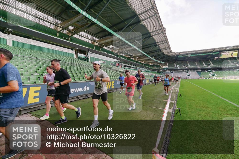 13.09.2026 - 21. swb-Marathon Bremen Michael Burmester http://msf.ph/oto/10326822 13.09.2026 13:31:17 Laufen im Stadion 122, 224, 295, 297, 386, 405, 487, 617, 639, 767, 806, 840, 965, 1114, 1142, 1310, 1314, 1326, 1329, 1529, 1633, 1634, 1775, 1801, 1810, 1811, 1869, 1892, 1904, 1983, 2216, 2242, 2249, 2253, 2344, 2368, 2372, 2449, 2615, 2629, 2637, 2643, 2677, 2719, 2726, 2738, 2869, 2871, 2877, 2918, 2945, 2952, 2994, 3038, 3094, 3101, 3140, 3223, 3227, 3379, 3401, 3426, 3572, 3644, 3723, 3736, 3873, 3876, 3918, 3929, 3944, 4056, 357 meine-sportfotos.de