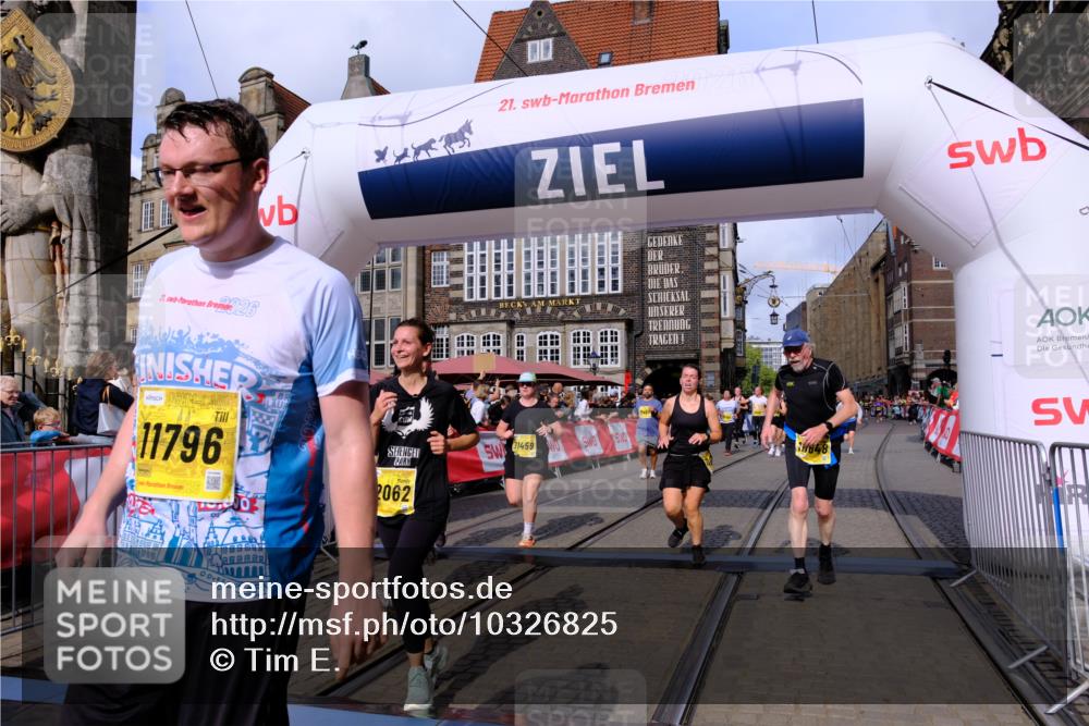 13.09.2026 - 21. swb-Marathon Bremen Tim E. http://msf.ph/oto/10326825 13.09.2026 11:01:41 Ziel 10181, 10560, 10647, 10648, 10678, 11260, 11306, 11324, 11459, 11467, 11550, 11551, 11666, 11751, 11788, 11796, 11798, 11813, 11816, 11969, 11970, 12047, 12062, 12245, 12283, 12390, 12391 meine-sportfotos.de
