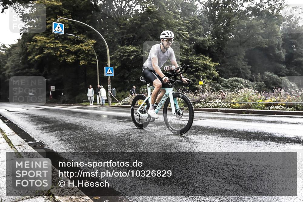 13.09.2026 - Stadtparktriathlon H.Heesch http://msf.ph/oto/10326829 13.09.2026 11:46:41 Radfahren 870, 917 meine-sportfotos.de