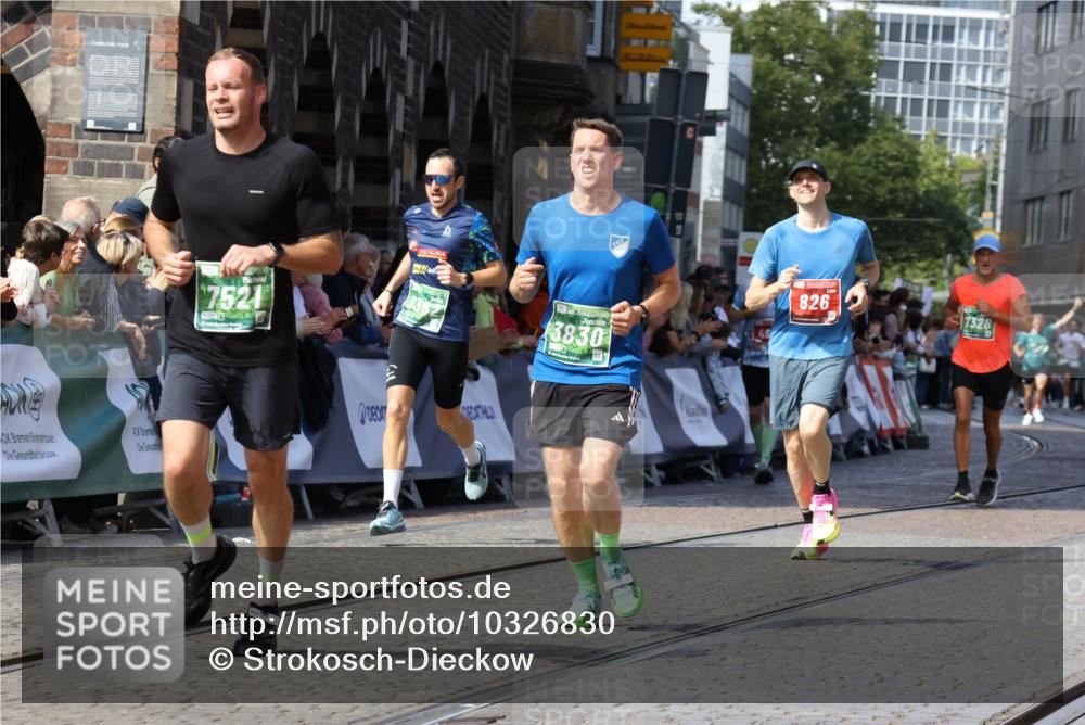 13.09.2026 - 21. swb-Marathon Bremen Strokosch-Dieckow http://msf.ph/oto/10326830 13.09.2026 13:12:13 Ziel 493, 826, 863, 2444, 3336, 4368, 4651, 4698, 5521, 5585, 5893, 6668, 8996, 9398, 13055, 899, 1517, 2480, 3362, 3830, 4560, 7328, 7521, 8981 meine-sportfotos.de