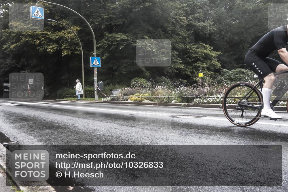 13.09.2026 - Stadtparktriathlon H.Heesch http://msf.ph/oto/10326833 13.09.2026 12:58:06 Radfahren 1069, 1116, 1263, 1407 meine-sportfotos.de