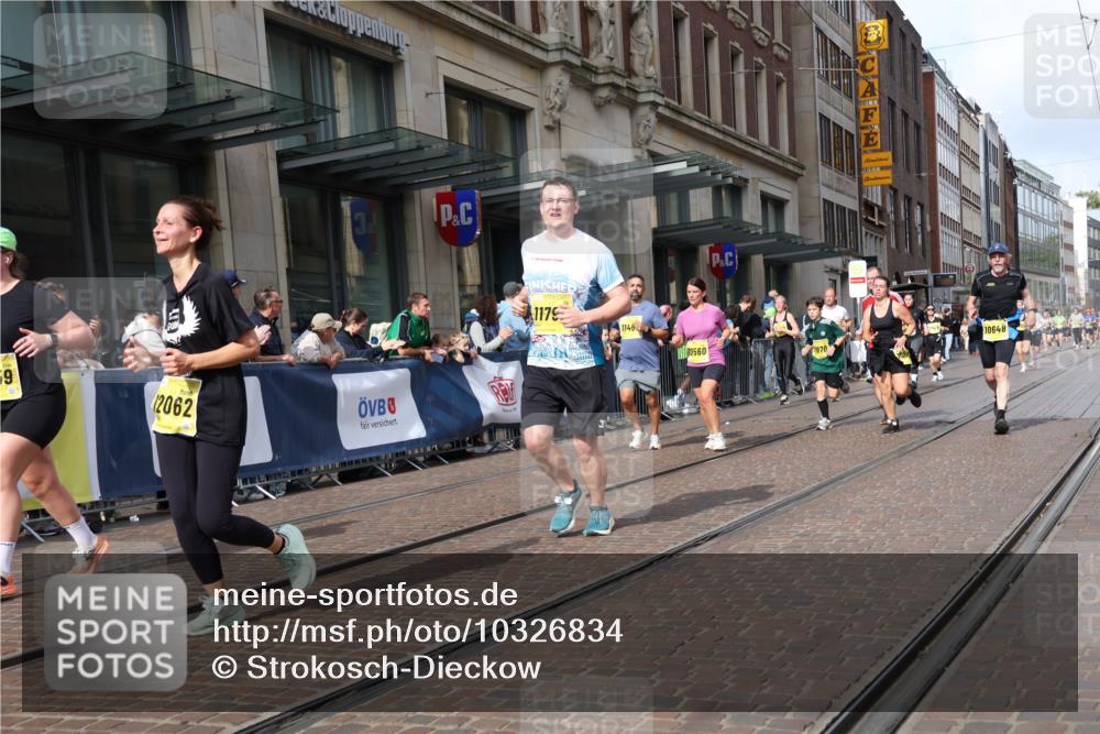 13.09.2026 - 21. swb-Marathon Bremen Strokosch-Dieckow http://msf.ph/oto/10326834 13.09.2026 11:01:17 Ziel 10181, 10251, 10332, 10497, 10560, 10647, 10648, 10678, 11075, 11150, 11305, 11324, 11459, 11467, 11479, 11486, 11550, 11551, 11666, 11668, 11747, 11788, 11796, 11798, 11969, 11970, 11985, 11986, 12047, 12062, 10093, 10428, 10639, 10753, 10892, 10964, 10965, 11049, 11116, 11260, 11306, 11428, 11540, 11681, 11682, 11728, 11751, 11813, 11816, 11850, 12085, 12116, 12241, 12245, 12283, 12390, 12391 meine-sportfotos.de