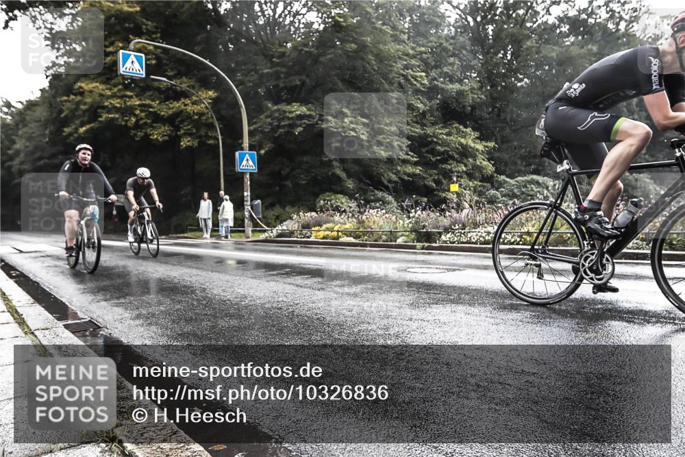13.09.2026 - Stadtparktriathlon H.Heesch http://msf.ph/oto/10326836 13.09.2026 11:46:52 Radfahren 794, 838, 860 meine-sportfotos.de