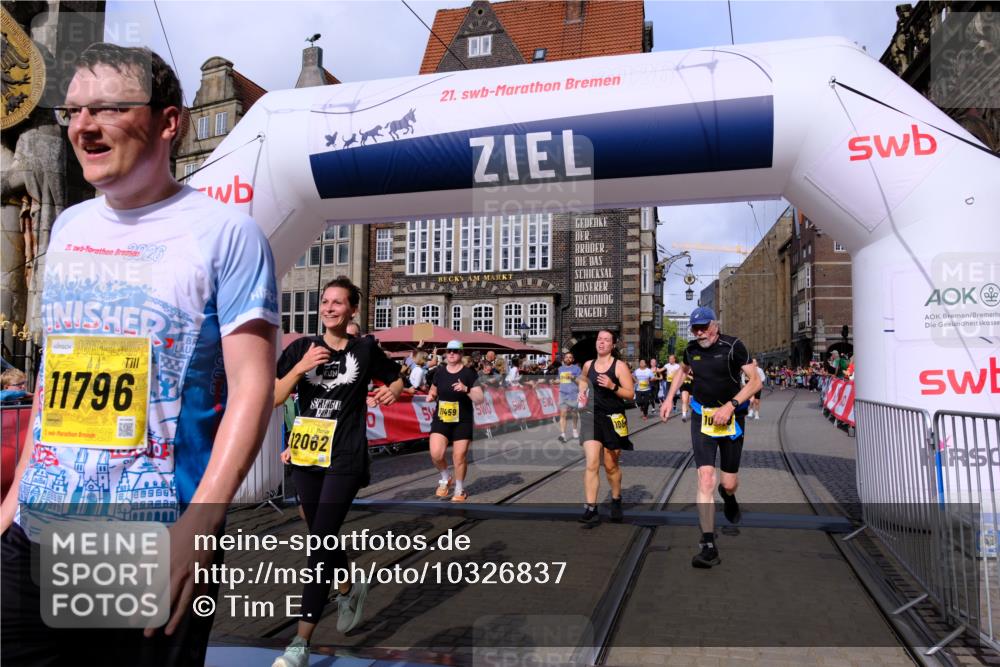 13.09.2026 - 21. swb-Marathon Bremen Tim E. http://msf.ph/oto/10326837 13.09.2026 11:01:41 Ziel 10181, 10560, 10647, 10648, 10678, 11260, 11306, 11324, 11459, 11467, 11550, 11551, 11666, 11751, 11788, 11796, 11798, 11813, 11816, 11969, 11970, 12047, 12062, 12245, 12283, 12390, 12391 meine-sportfotos.de