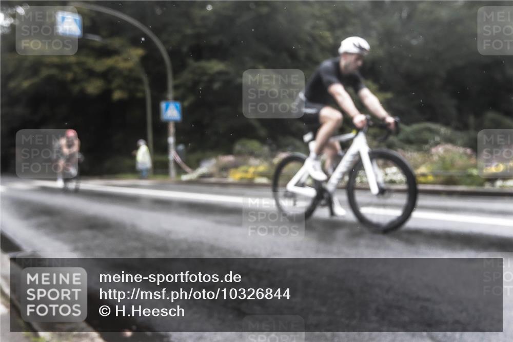 13.09.2026 - Stadtparktriathlon H.Heesch http://msf.ph/oto/10326844 13.09.2026 12:58:14 Radfahren 1210, 1244, 1352, 1359, 1385 meine-sportfotos.de