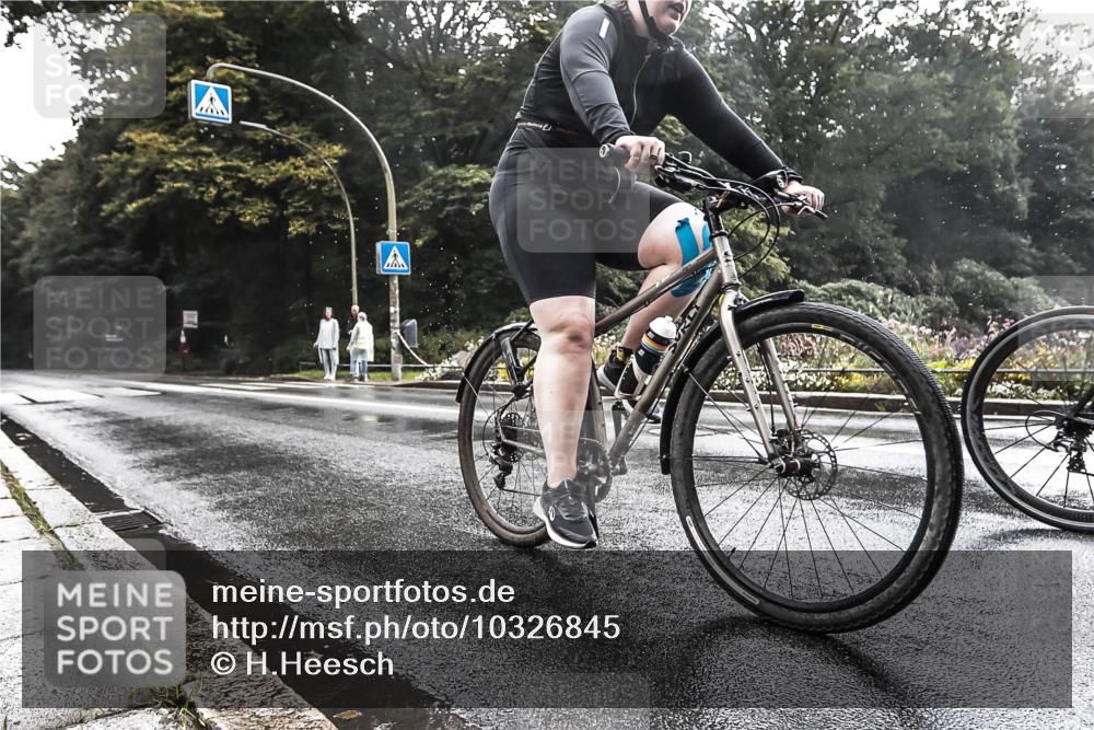 13.09.2026 - Stadtparktriathlon H.Heesch http://msf.ph/oto/10326845 13.09.2026 11:46:53 Radfahren 794, 838, 860 meine-sportfotos.de
