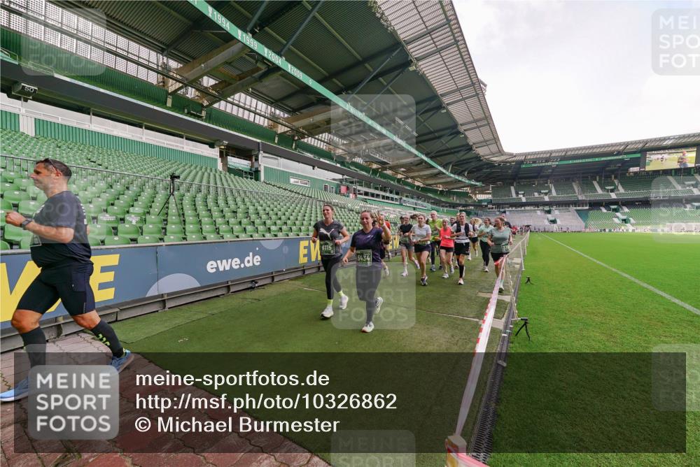 13.09.2026 - 21. swb-Marathon Bremen Michael Burmester http://msf.ph/oto/10326862 13.09.2026 13:31:25 Laufen im Stadion 122, 224, 295, 297, 344, 386, 405, 487, 617, 639, 806, 840, 965, 1114, 1142, 1310, 1314, 1326, 1329, 1427, 1529, 1775, 1801, 1810, 1811, 1869, 1892, 1897, 1904, 1983, 2216, 2242, 2249, 2253, 2270, 2344, 2368, 2372, 2615, 2629, 2637, 2643, 2677, 2719, 2726, 2869, 2871, 2877, 2918, 2945, 2952, 2994, 3038, 3094, 3101, 3140, 3223, 3227, 3379, 3401, 3426, 3572, 3644, 3723, 3736, 3746, 3873, 3876, 3918, 3929, 3944, 357 meine-sportfotos.de