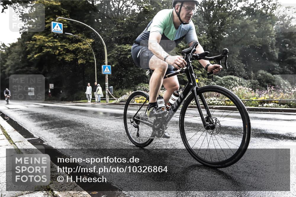 13.09.2026 - Stadtparktriathlon H.Heesch http://msf.ph/oto/10326864 13.09.2026 11:47:13 Radfahren 859, 893 meine-sportfotos.de