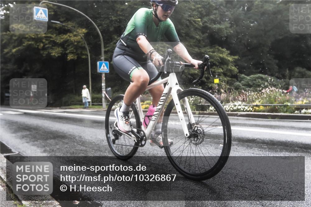 13.09.2026 - Stadtparktriathlon H.Heesch http://msf.ph/oto/10326867 13.09.2026 12:58:24 Radfahren 1281 meine-sportfotos.de