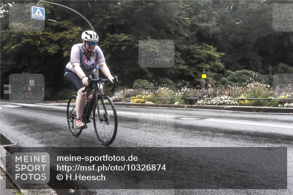 13.09.2026 - Stadtparktriathlon H.Heesch http://msf.ph/oto/10326874 13.09.2026 12:58:29 Radfahren 1212, 1237, 1336 meine-sportfotos.de
