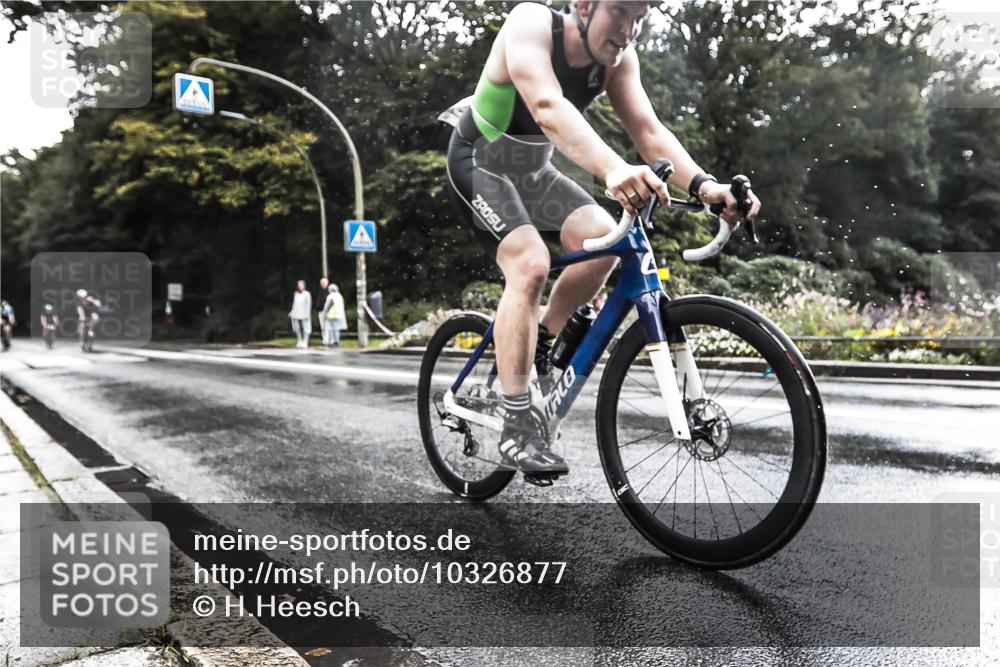 13.09.2026 - Stadtparktriathlon H.Heesch http://msf.ph/oto/10326877 13.09.2026 11:47:20 Radfahren 800, 869, 935 meine-sportfotos.de