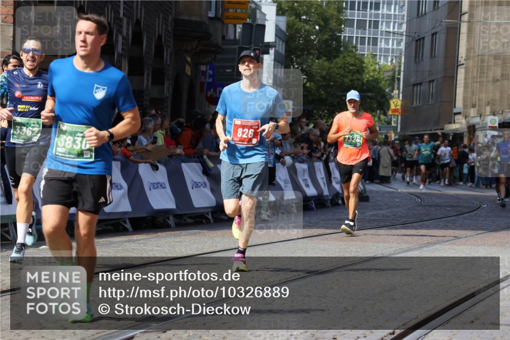 13.09.2026 - 21. swb-Marathon Bremen Strokosch-Dieckow http://msf.ph/oto/10326889 13.09.2026 13:12:14 Ziel 493, 826, 863, 2444, 3336, 4368, 4651, 4698, 5521, 5585, 5893, 6668, 7621, 8996, 9398, 13055, 899, 1517, 2480, 3362, 3830, 4560, 7328, 8981 meine-sportfotos.de