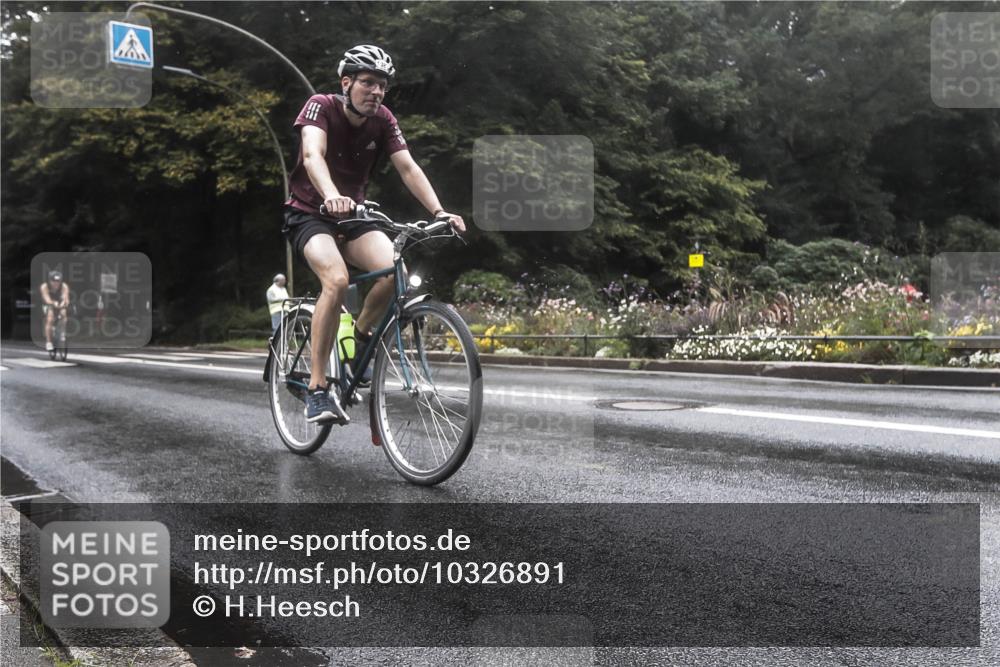 13.09.2026 - Stadtparktriathlon H.Heesch http://msf.ph/oto/10326891 13.09.2026 12:58:34 Radfahren 1212, 1295, 1300, 1312, 1383 meine-sportfotos.de