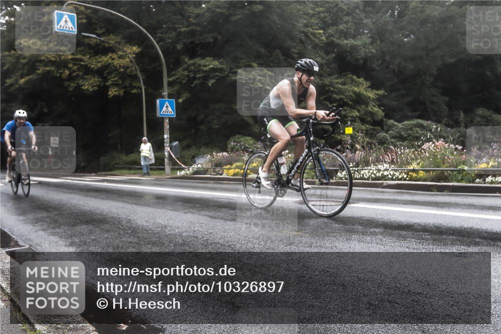 13.09.2026 - Stadtparktriathlon H.Heesch http://msf.ph/oto/10326897 13.09.2026 12:58:36 Radfahren 1256, 1295, 1300, 1312, 1383 meine-sportfotos.de
