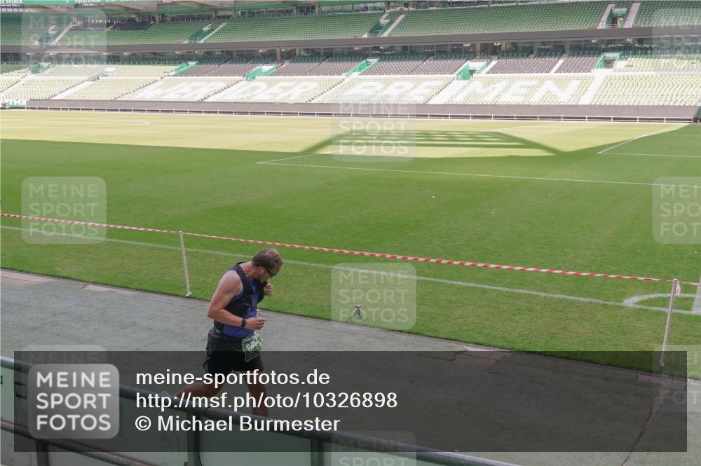 13.09.2026 - 21. swb-Marathon Bremen Michael Burmester http://msf.ph/oto/10326898 13.09.2026 12:56:34 Laufen im Stadion 205, 307, 388, 411, 431, 465, 655, 769, 776, 854, 857, 876, 913, 926, 948, 1058, 1130, 1254, 1537, 1601, 1645, 1750, 1809, 1900, 1972, 2001, 2040, 2051, 2075, 2122, 2251, 2260, 2319, 2402, 2473, 2493, 2535, 2604, 2634, 2640, 2671, 2761, 2812, 2904, 2948, 3057, 3078, 3119, 3192, 3202, 3290, 3348, 3411, 3450, 3458, 3508, 3514, 3634, 3706, 3716, 3760, 3813, 3836, 3939, 4135, 4137, 4171, 4316, 4413, 4479, 4733, 5277, 5430, 5530, 5695, 5867, 6106 meine-sportfotos.de