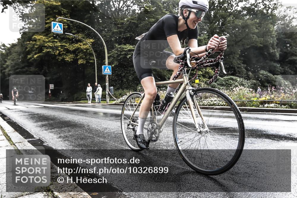 13.09.2026 - Stadtparktriathlon H.Heesch http://msf.ph/oto/10326899 13.09.2026 11:47:32 Radfahren 752, 840 meine-sportfotos.de