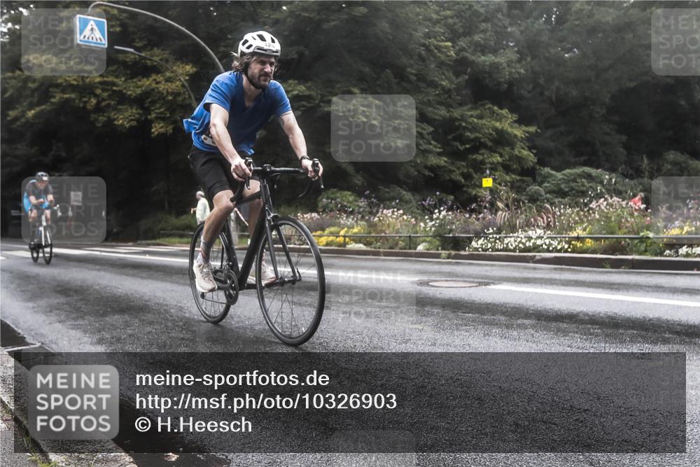 13.09.2026 - Stadtparktriathlon H.Heesch http://msf.ph/oto/10326903 13.09.2026 12:58:37 Radfahren 1256, 1295, 1300, 1340, 1383 meine-sportfotos.de