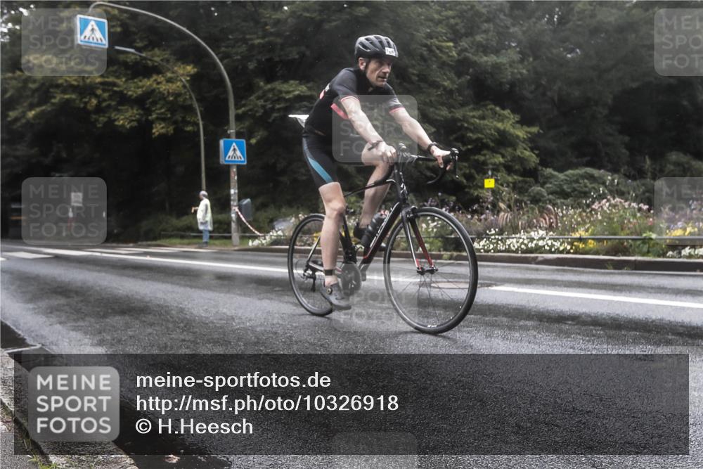 13.09.2026 - Stadtparktriathlon H.Heesch http://msf.ph/oto/10326918 13.09.2026 12:58:40 Radfahren 1256, 1300, 1340 meine-sportfotos.de
