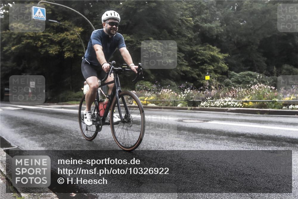 13.09.2026 - Stadtparktriathlon H.Heesch http://msf.ph/oto/10326922 13.09.2026 12:58:47 Radfahren 1343, 1369 meine-sportfotos.de