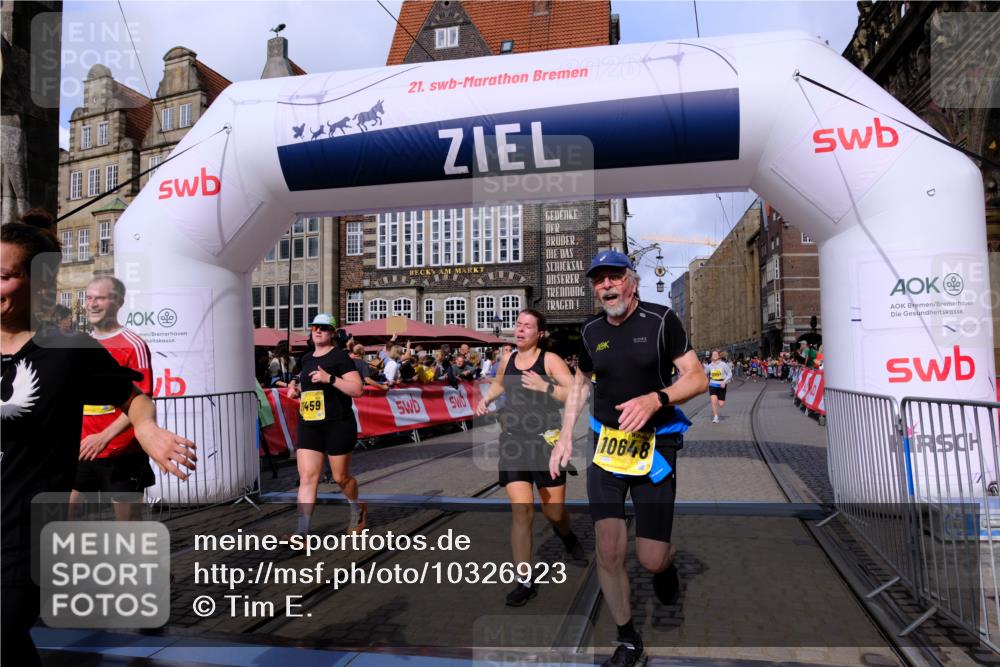 13.09.2026 - 21. swb-Marathon Bremen Tim E. http://msf.ph/oto/10326923 13.09.2026 11:01:42 Ziel 10181, 10560, 10647, 10648, 10678, 11260, 11306, 11324, 11459, 11467, 11550, 11551, 11666, 11751, 11788, 11796, 11798, 11813, 11816, 11969, 11970, 12047, 12062, 12245, 12390, 12391 meine-sportfotos.de