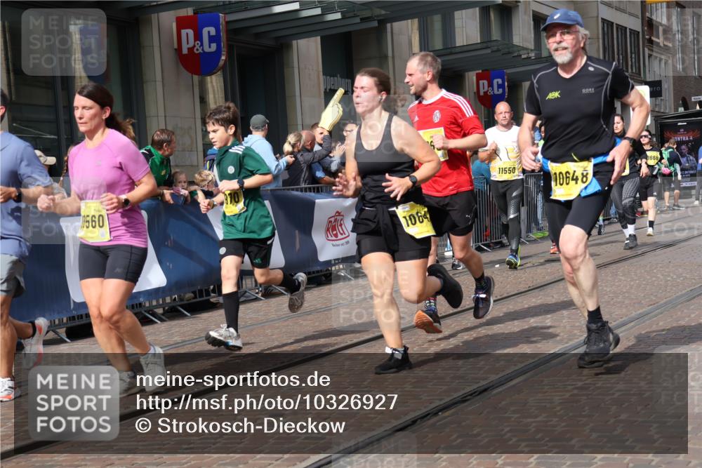 13.09.2026 - 21. swb-Marathon Bremen Strokosch-Dieckow http://msf.ph/oto/10326927 13.09.2026 11:01:19 Ziel 10181, 10251, 10332, 10497, 10560, 10647, 10648, 11075, 11150, 11305, 11324, 11412, 11413, 11459, 11467, 11479, 11486, 11550, 11551, 11666, 11668, 11747, 11788, 11798, 11969, 11970, 11985, 11986, 12047, 12062, 12379, 10428, 10639, 10678, 10892, 10964, 10965, 11049, 11116, 11260, 11306, 11428, 11681, 11682, 11751, 11796, 11813, 11816, 11850, 12062, 12085, 12241, 12245, 12283, 12390, 12391 meine-sportfotos.de