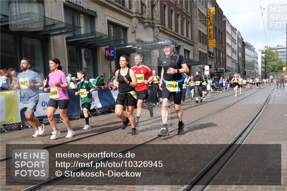 13.09.2026 - 21. swb-Marathon Bremen Strokosch-Dieckow http://msf.ph/oto/10326945 13.09.2026 11:01:19 Ziel 10181, 10251, 10332, 10497, 10560, 10647, 10648, 11075, 11150, 11305, 11324, 11412, 11413, 11459, 11467, 11479, 11486, 11550, 11551, 11666, 11668, 11747, 11788, 11798, 11969, 11970, 11985, 11986, 12047, 12062, 12379, 10428, 10639, 10678, 10892, 10964, 10965, 11049, 11116, 11260, 11306, 11428, 11681, 11682, 11751, 11796, 11813, 11816, 11850, 12062, 12085, 12241, 12245, 12283, 12390, 12391 meine-sportfotos.de