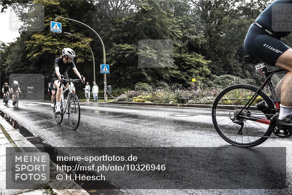 13.09.2026 - Stadtparktriathlon H.Heesch http://msf.ph/oto/10326946 13.09.2026 11:47:46 Radfahren 736, 740, 776, 779, 818, 831, 865, 873, 885, 948 meine-sportfotos.de