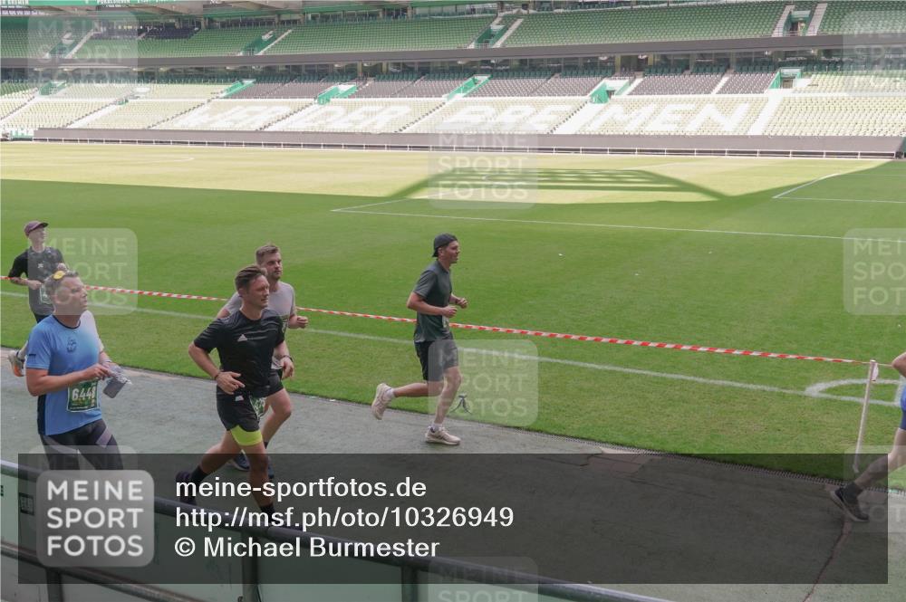 13.09.2026 - 21. swb-Marathon Bremen Michael Burmester http://msf.ph/oto/10326949 13.09.2026 12:56:38 Laufen im Stadion 205, 307, 411, 431, 465, 655, 769, 776, 854, 857, 876, 913, 926, 948, 1010, 1058, 1130, 1254, 1537, 1601, 1645, 1750, 1809, 1900, 1972, 2001, 2040, 2051, 2075, 2122, 2260, 2319, 2324, 2402, 2473, 2493, 2535, 2604, 2634, 2640, 2671, 2761, 2812, 2904, 2948, 3057, 3078, 3119, 3192, 3202, 3290, 3348, 3411, 3450, 3458, 3508, 3514, 3634, 3706, 3760, 3813, 3836, 3939, 4101, 4135, 4137, 4171, 4174, 4316, 4413, 4479, 4733, 5277, 5430, 5530, 5695, 5867, 6106 meine-sportfotos.de