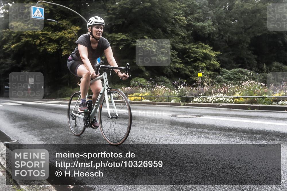 13.09.2026 - Stadtparktriathlon H.Heesch http://msf.ph/oto/10326959 13.09.2026 12:59:06 Radfahren 1118, 1249, 1264, 1322, 1344, 1391 meine-sportfotos.de