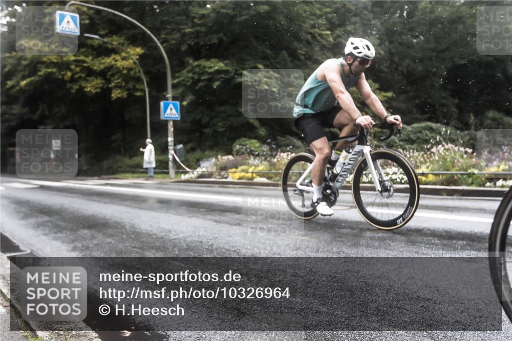 13.09.2026 - Stadtparktriathlon H.Heesch http://msf.ph/oto/10326964 13.09.2026 12:59:09 Radfahren 1249, 1264, 1322, 1323 meine-sportfotos.de