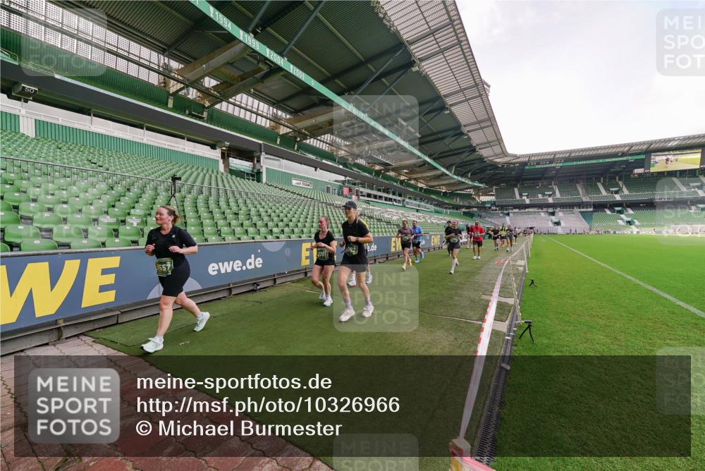 13.09.2026 - 21. swb-Marathon Bremen Michael Burmester http://msf.ph/oto/10326966 13.09.2026 13:31:35 Laufen im Stadion 122, 224, 295, 297, 344, 386, 487, 617, 639, 690, 806, 840, 965, 1114, 1133, 1142, 1310, 1314, 1326, 1329, 1427, 1529, 1775, 1801, 1810, 1869, 1892, 1897, 1904, 2216, 2242, 2249, 2253, 2270, 2274, 2344, 2368, 2372, 2523, 2556, 2615, 2629, 2637, 2643, 2677, 2719, 2726, 2869, 2871, 2877, 2918, 2945, 2952, 2994, 3038, 3094, 3101, 3140, 3223, 3227, 3350, 3379, 3401, 3426, 3572, 3644, 3723, 3736, 3746, 3873, 3876, 3918, 3944, 357 meine-sportfotos.de