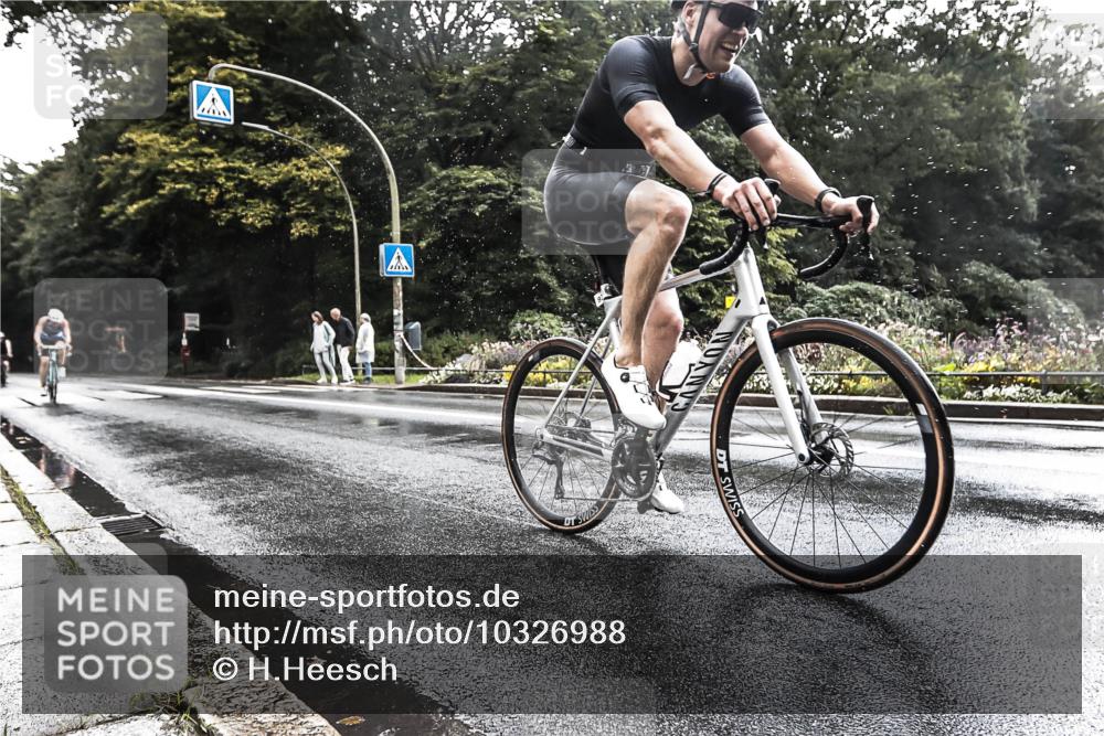 13.09.2026 - Stadtparktriathlon H.Heesch http://msf.ph/oto/10326988 13.09.2026 11:47:57 Radfahren 772, 858, 925 meine-sportfotos.de
