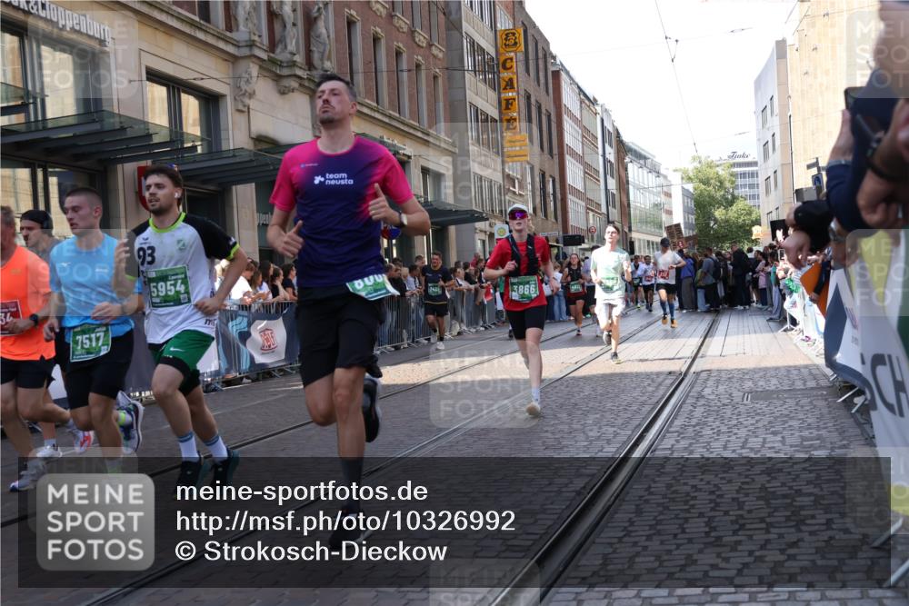 13.09.2026 - 21. swb-Marathon Bremen Strokosch-Dieckow http://msf.ph/oto/10326992 13.09.2026 13:20:33 Ziel 541, 769, 854, 876, 1056, 1881, 2425, 2640, 3356, 3866, 3933, 4126, 4174, 4316, 4465, 4482, 4612, 5161, 5213, 5855, 5954, 6177, 6401, 6680, 7517, 7902, 8005, 8141, 8237, 8622, 8804, 8971, 9691, 13120, 13126, 201, 232, 334, 1197, 1528, 1646, 1750, 2493, 2577, 2953, 3685, 3813, 4174, 4351, 4357, 4358, 5137, 5450, 5493, 5583, 5855, 6495, 6496, 6901, 7018, 7411, 7664, 8178, 9047, 9162, 9721, 9949, 13222 meine-sportfotos.de